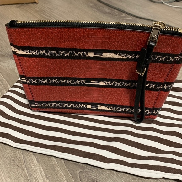 Sold! New Henri Bendel snakeskin bag - Picture 3 of 7